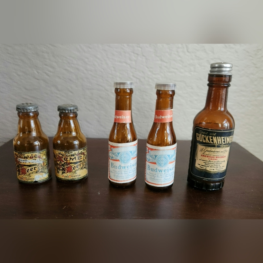 Vintage 🍺 Budweiser Beer Mini Bottle Salt & Pepper Shakers Set of 5 bottles $25